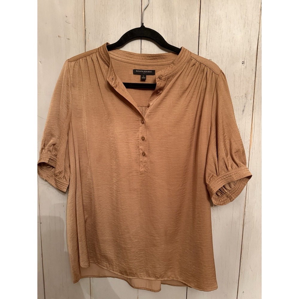Banana Republic Volume Puff Short Sleeve Blouse Sz-Lg‎ Tan Satin Silky Button - Picture 2 of 7